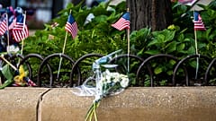 Homenagem às vítimas do tiroteio em Highland Park, Chicago, EUA
