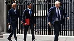 Britanya Sağlık Bakanı Sajid Javid, Maliye Bakanı Rishi Sunak ve Başbakan Boris Johnson