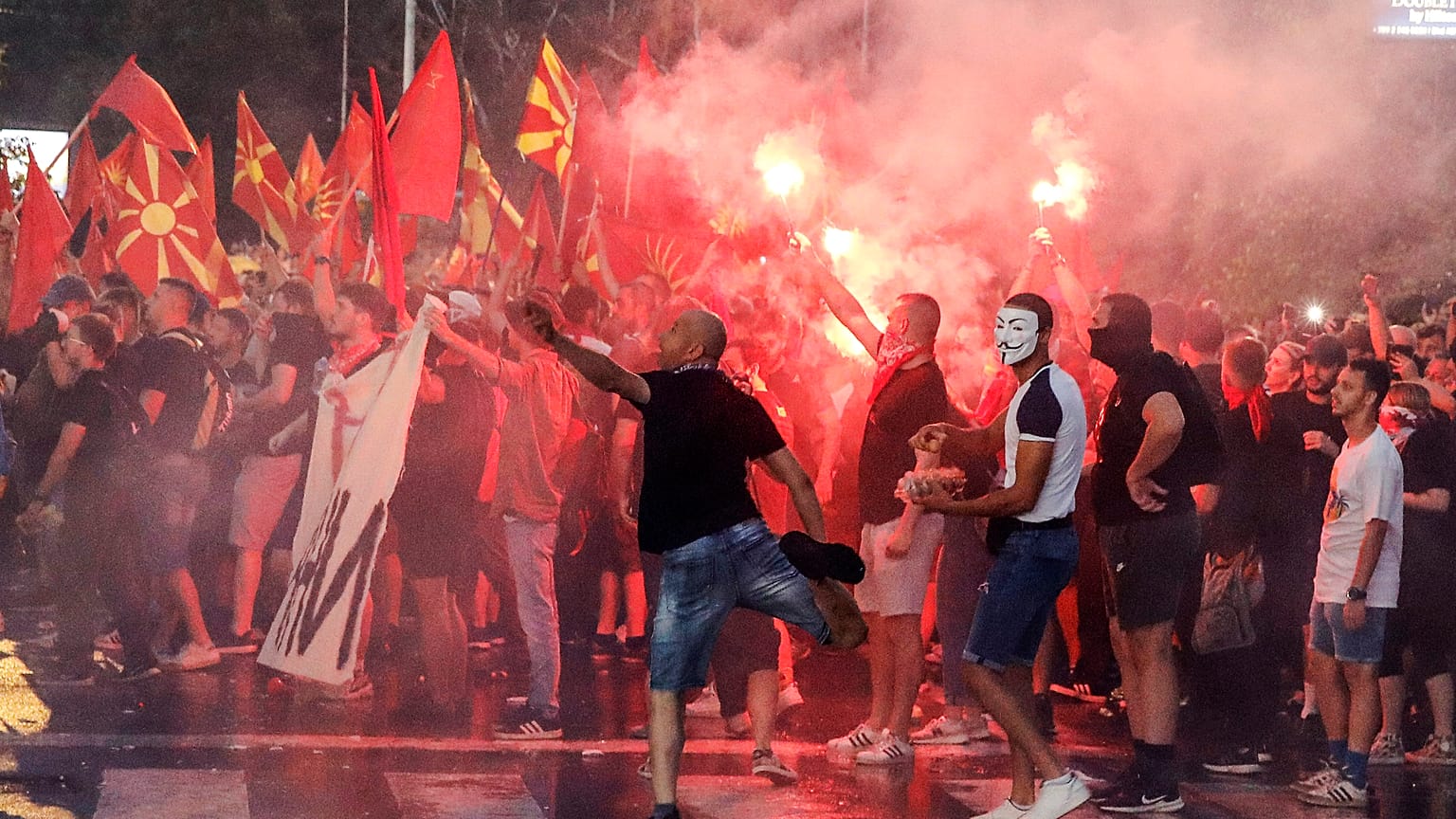 Észak-macedón tüntetők