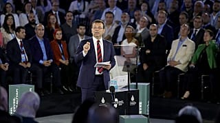 İBB Başkanı Ekrem İmamoğlu İstanbul Vizyon 2050 Strateji Belgesi'ni açıkladığı konuşmada yabancı temsilcilerle görüşmelerin izne bağlanmasına tepki gösterdi