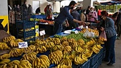 OECD’nin Haziran 2022 tarihli Ekonomik Görünüm Raporu'nda yer alan tahminlere göre Türkiye’de 2022 sonunda yıllık enflasyon yüzde 72 olacak