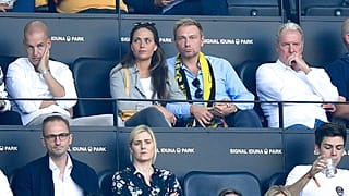 Lindner und Lehfeldt bei einem Fussball-Spiel zwischen Borussia Dortmund und dem FC Augsburg, 06.10.2018