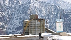 Rogun barajının inşa edildiği, Tacikistan'ın başkenti Duşanbe'nin 120 kilometre doğusundaki Rogun kasabası