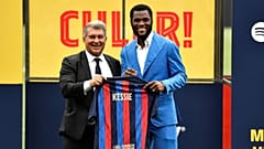 فرانك كيسييه بصحبة رئيس برشلونة جوان لابورتا
