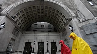 مبنى يضم جهاز الأمن البريطاني "إم آي فايف" في وسط لندن يوم الاثنين 5 أكتوبر 2009