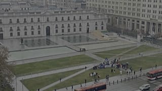 Primeras reuniones frente al Palacio de la Moneda
