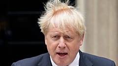 Boris Johnson bejelenti a lemondását a Downing Streeten