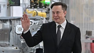 إيلون ماسك، مارس 2022