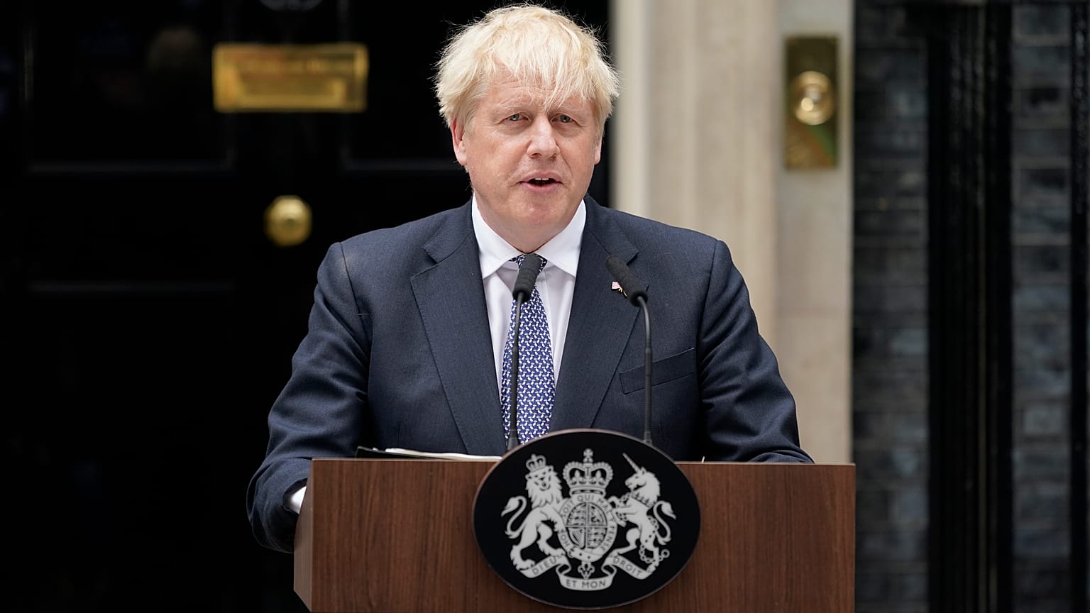 Boris Johnson en el momento de su renuncia