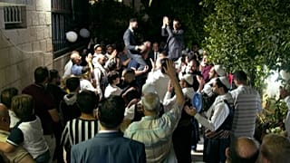 این مراسم عروسی با اجرای هنرمندانه رقص و آواز مهاجران سوریه در اردن برگزار شد