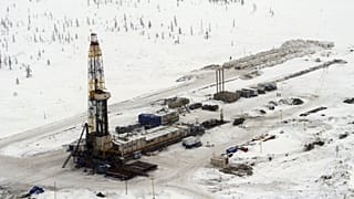 Нефтедобывающая вышка "Роснефти" в Сибири