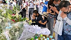 Menschen in Japan trauern um den getöteten ehemaligen Ministerpräsidenten Shinzo Abe