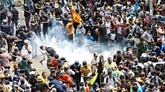 Die Polizei ging mit Tränengas und Wasserwerfern gegen die Demonstrierenden vor