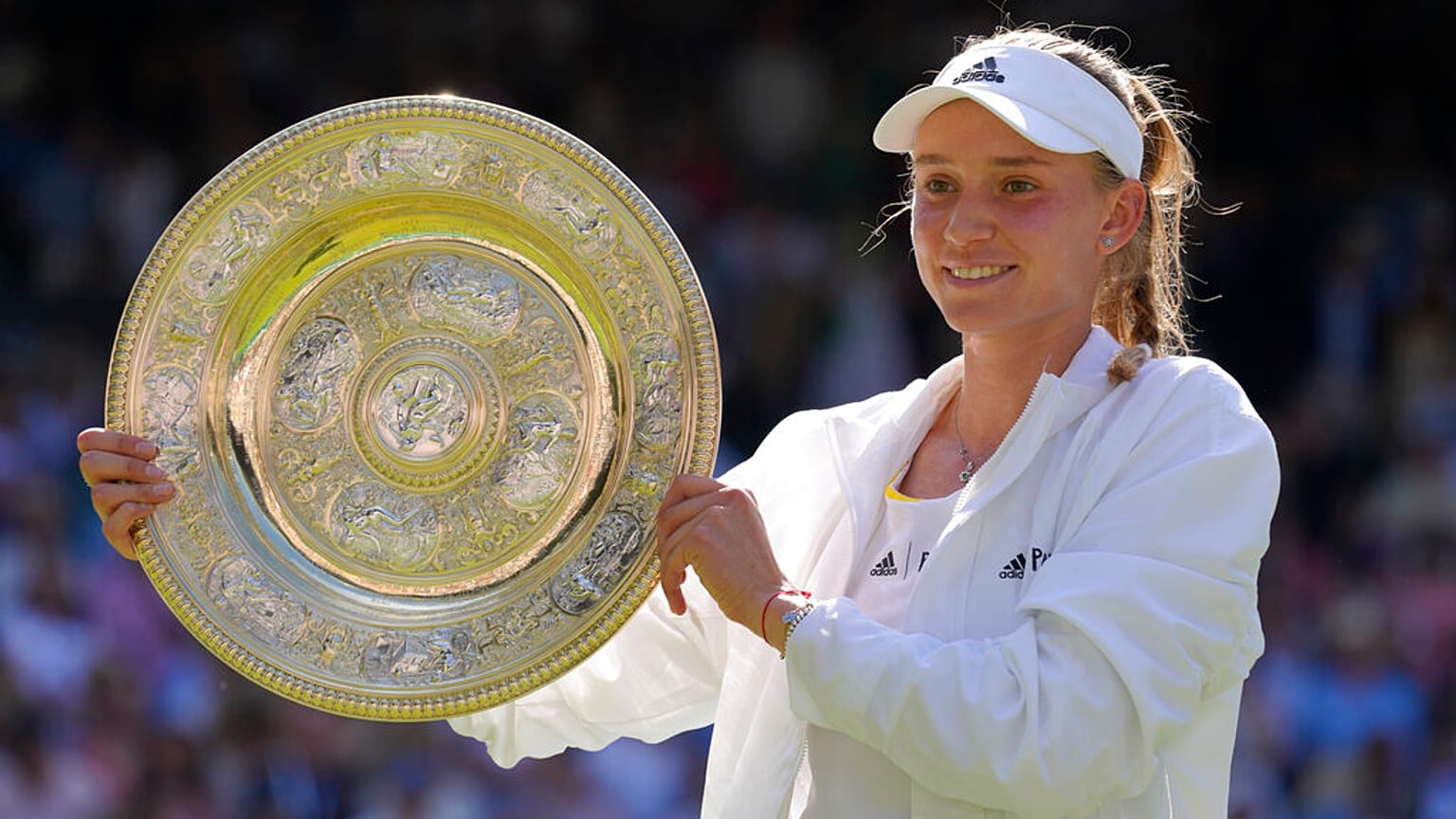 Kazak tenisçi Elena Rybakina Wimbledon tek kadınlar şampiyonu oldu