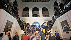 Les manifestants envahissent le palais présidentiel à Colombo (09/07/2022)