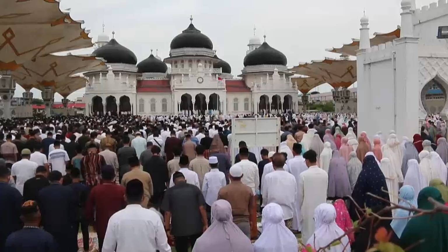 Oración en la Fiesta del Sacrificio en Indonesia