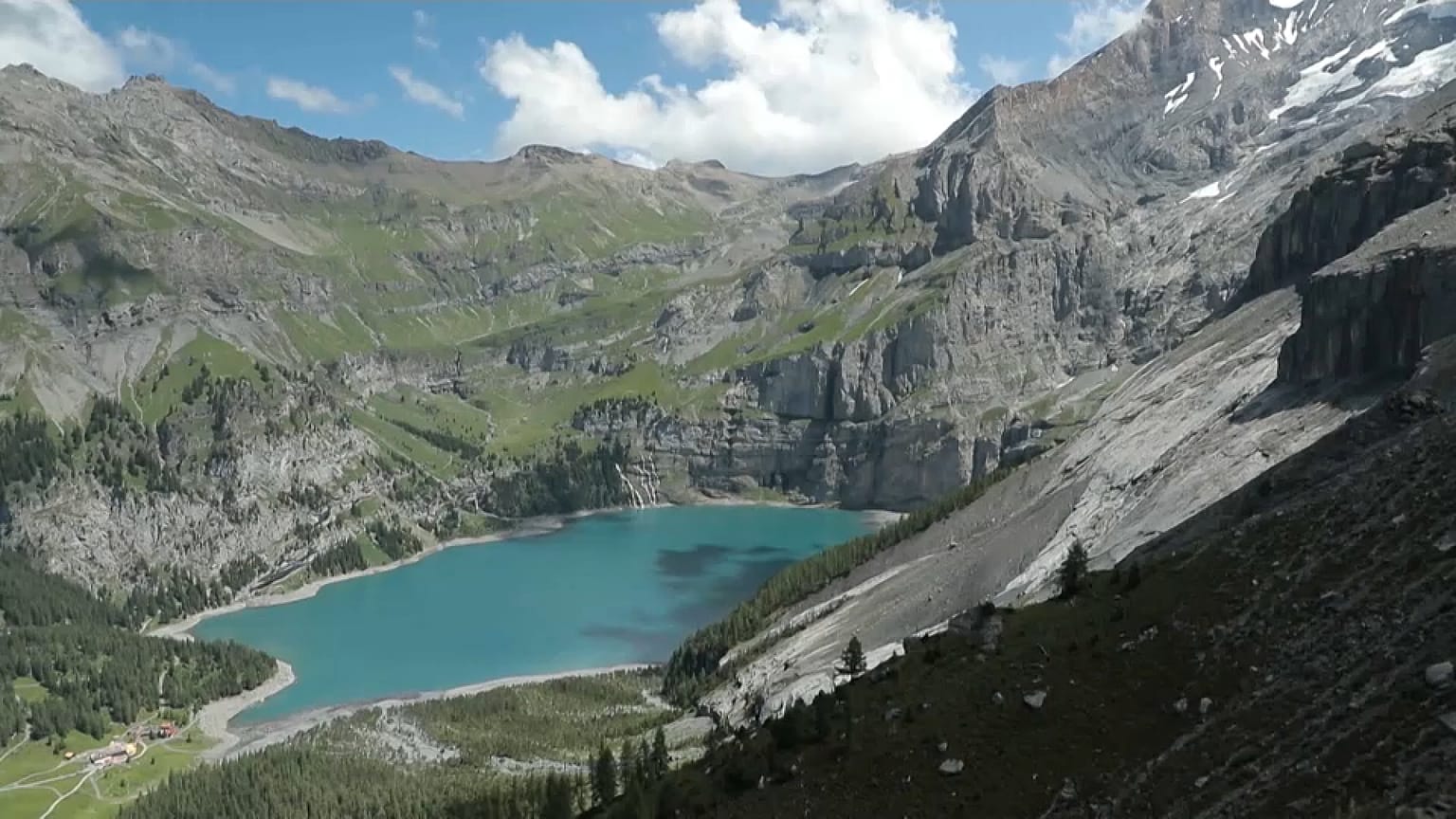 Der Oeschinensee oberhalb von Kandersteg