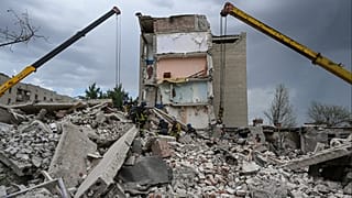 Orosz rakéta csapódott egy lakóházba a kelet-ukrajnai donyecki területen.óságok 