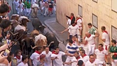 Heridos por asta de toro en el quinto encierro de San Fermín 