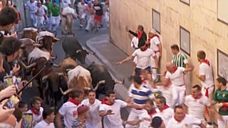 Heridos por asta de toro en el quinto encierro de San Fermín 