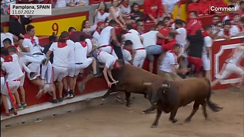Beim traditionellen Stierlauf wurde mehrere Menschen verletzt.