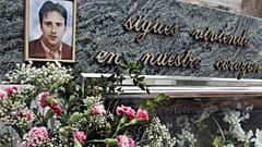 Flowers are placed on the tomb of Miguel Angel Blanco in Ermua in December 2005.