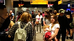 Londra Heathrow Havaalanı, seayahat kaosunun yaşandığı havaalanlarının başında geliyor