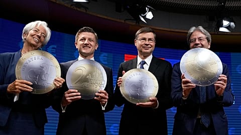ECB chief Christine Lagarde (L), Croatia's Finance Minister Zdravko Maric, EU Commissioners Valdis Dombrovskis and Paolo Gentiloni in Brussels, July 12, 2022. 