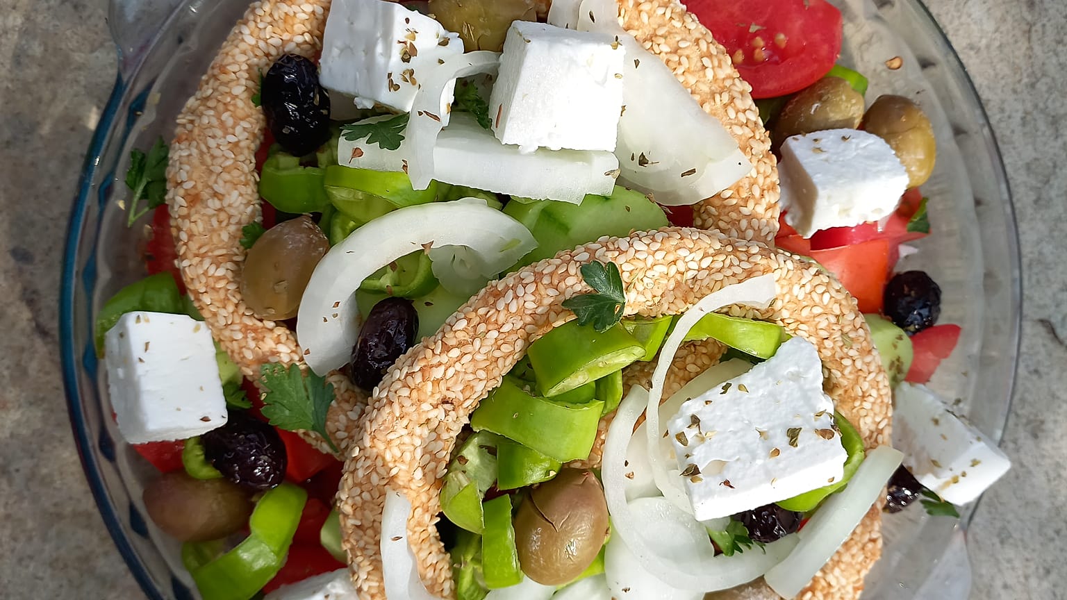 koulourosalad