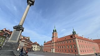 The device was allegedly placed near popular tourists sites in the centre of Warsaw.
