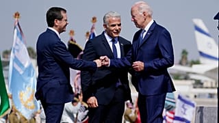 بايدن ولبيد وهرتسوغ في مطار بن غوريون قبيل المؤتمر الصحفي 