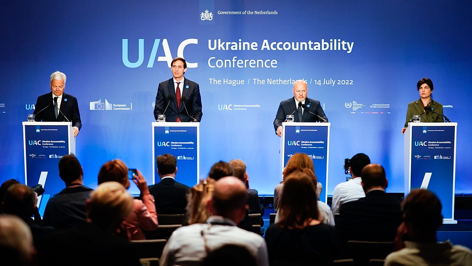 Un'immagine dalla conferenza internazionale sui crimini di guerra in Ucraina.