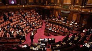 Szavazás előtt a római szenátusban