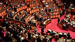Die "Fünf-Sterne-Bewegung" weigerte sich im Senat, Draghi ihr Vertrauen auszusprechen.