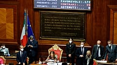 Правительство Драги получило поддержку Сената, но в голосовании не участвовали депутаты "Пяти звёзд"