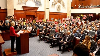 سخنرانی فن در لاین در پارلمان جمهوری مقدونیه شمالی