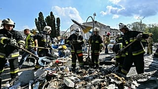 Rus füze saldırısı sonrası enkaz