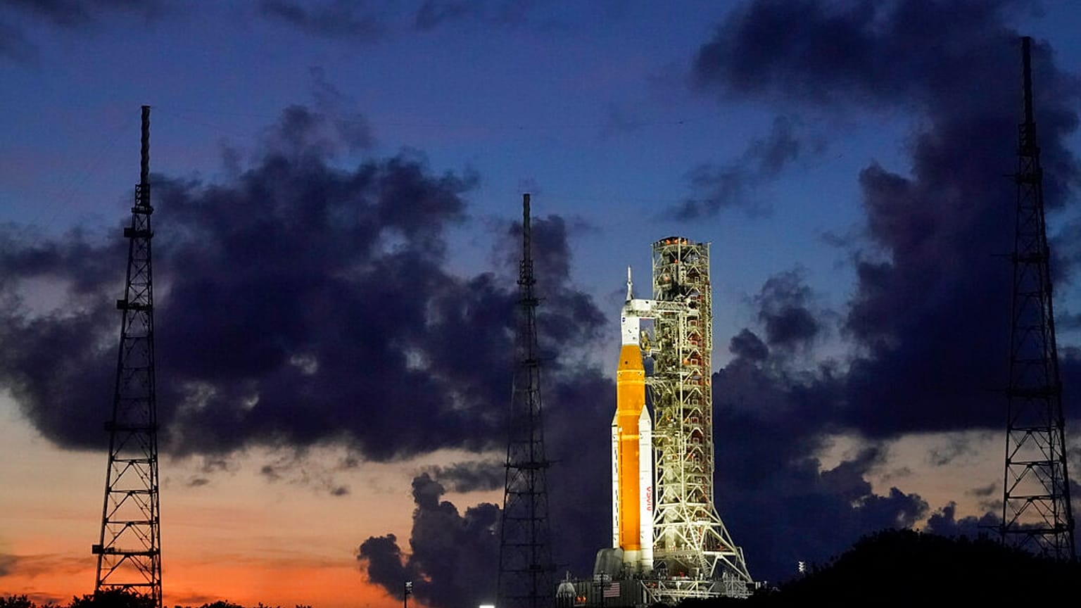 Ο πύραυλος της NASA Artemis στο Κέιπ Κανάβεραλ