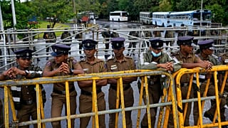 Sicherheitskräfte nach der Amtsübernahme in Colombo
