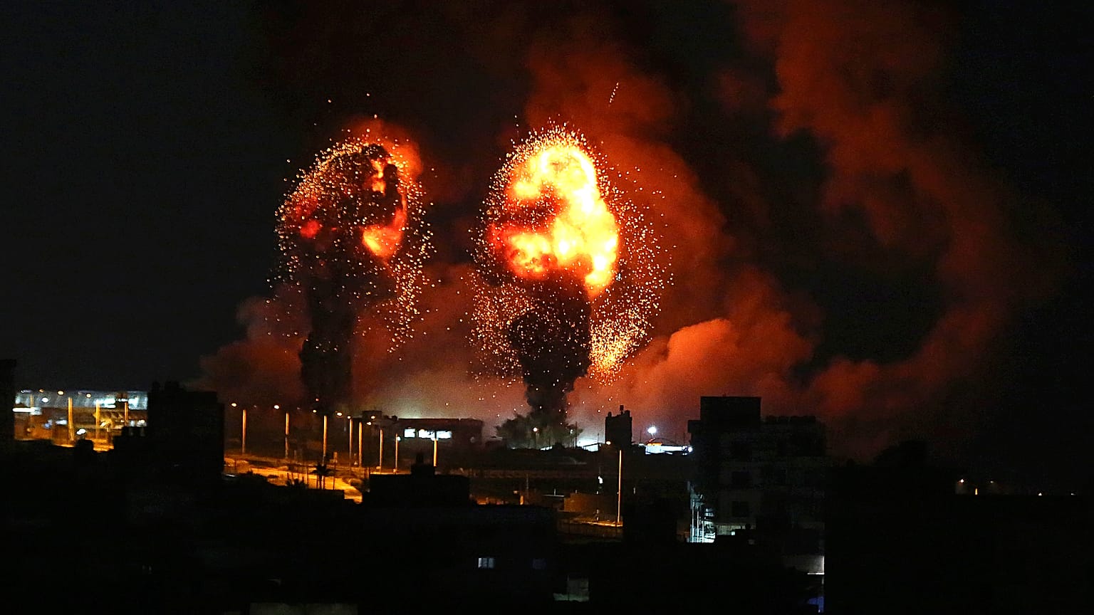 Des avions de combat israéliens ont visé un site de fabrication d'armes du Hamas dans le centre de la bande de Gaza