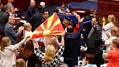 Freude in Nordmazedonien und in Albanien
