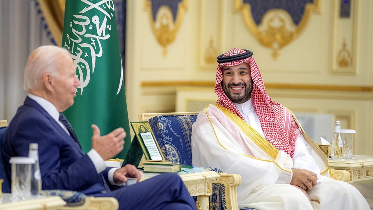 Bin Szalmán herceg Biden amerikai elnököt fogadja Dzsiddában
