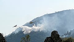 Aeronaves combaten el incendio de Monsagro en Salamanca
