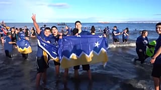 Participantes en el "Chapoteo del Estrecho", Punta Arenas, Chile, 16/7/2022