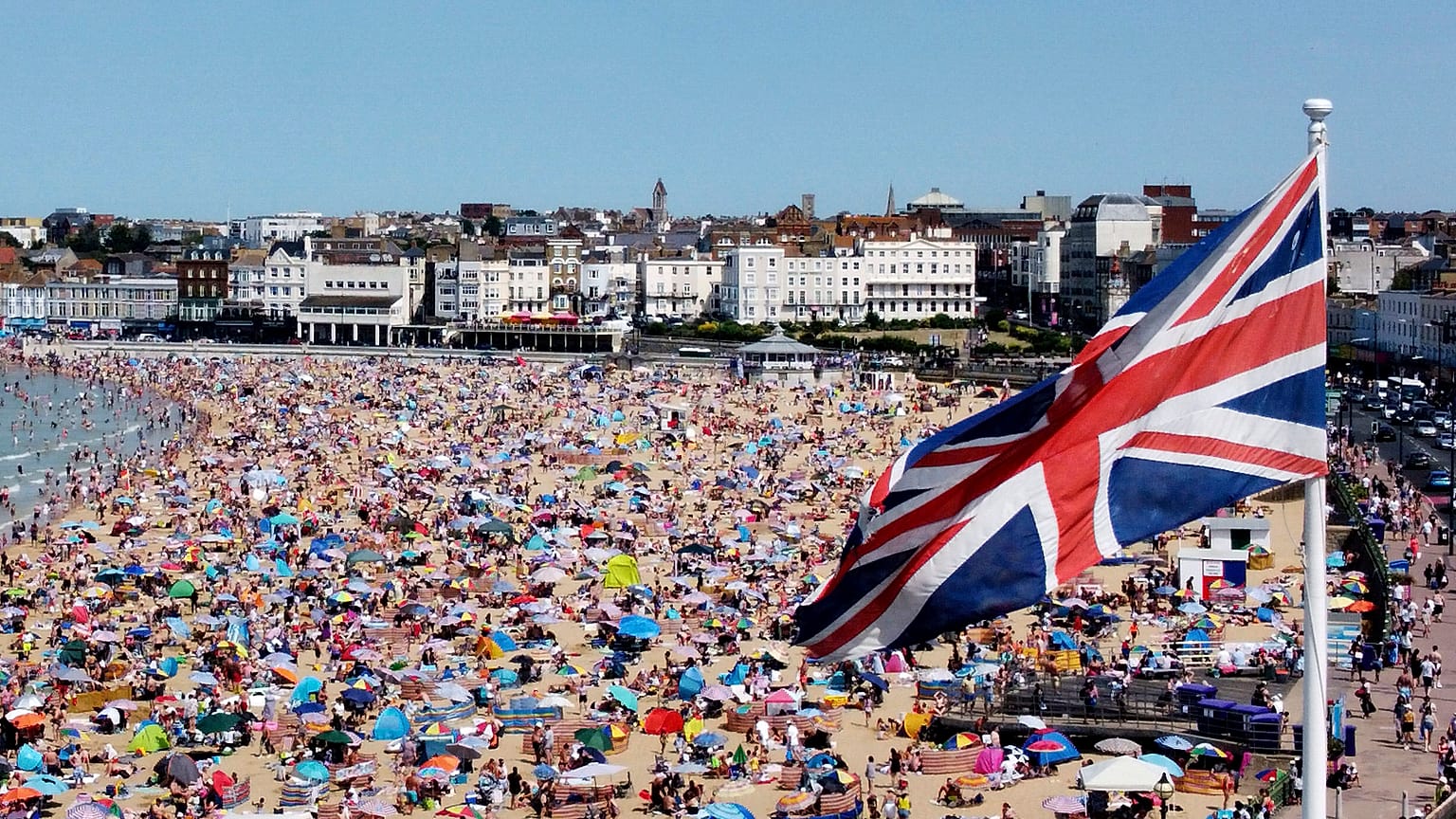 La plage de Brighton, au Royaume-Uni, le 17 juillet 2022