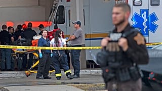 Sanitäter am Tatort in Greenwood, USA