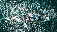 Wassersport im Sommer - Illustrationsbild