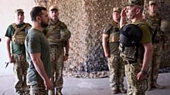 Ukrayna Devlet Başkanı Zelenskiy, istihbarat başkanı ve başsavcıyı görevden aldı