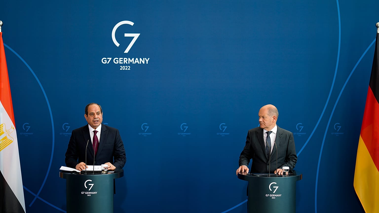 المستشار الألماني أولاف شولتس والرئيس المصري عبد الفتاح السيسي 