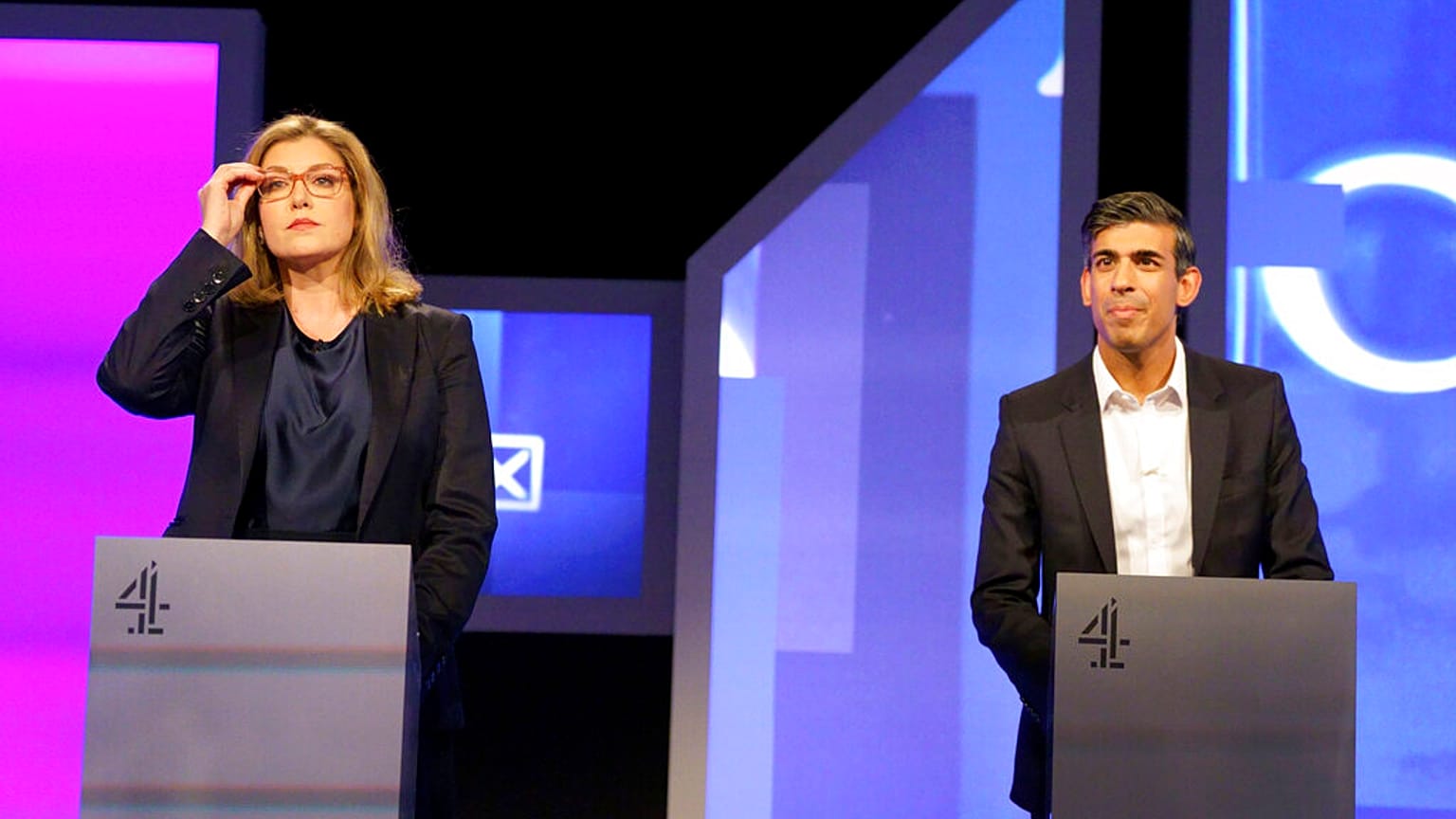 Penny Mordaunt és Rishi Sunak a brit Konzervatív Párt vezetőválasztásának tévévitáján 2022. július 17-én